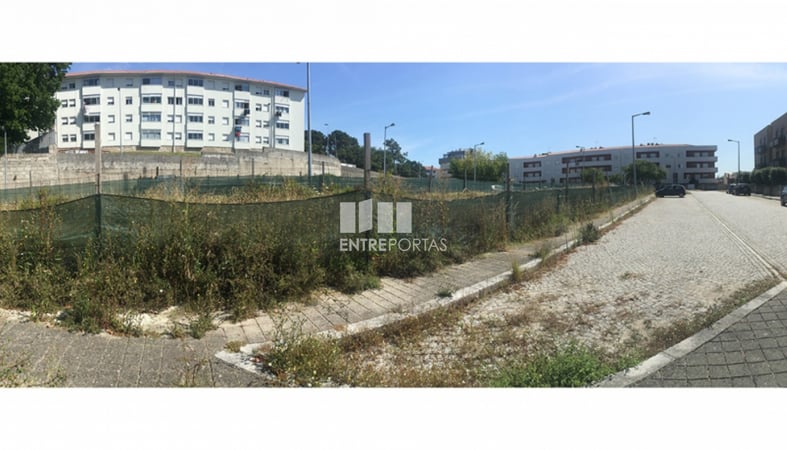 House in Campanha - view 1