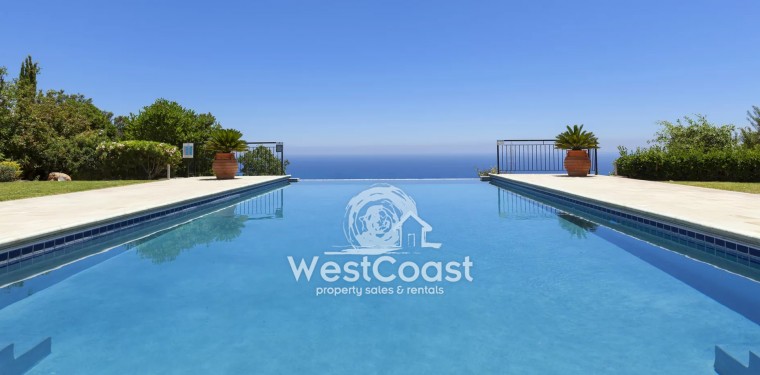 House in Kouklia - view 1