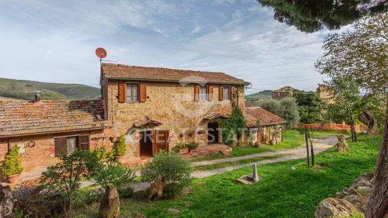 House in San Gimignano - view 1