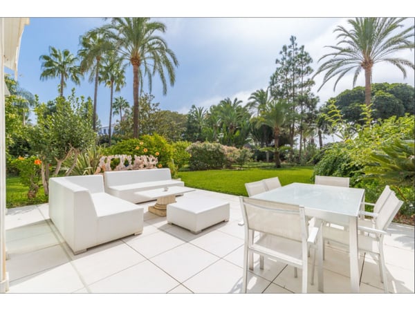 House in Puerto Banus - view 1