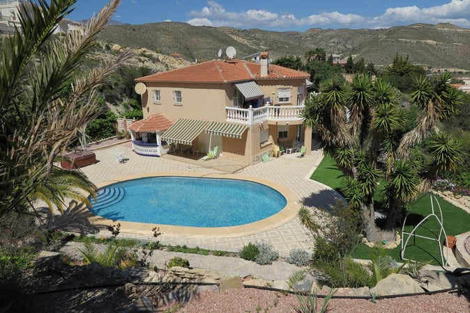 House in El Campello - view 1