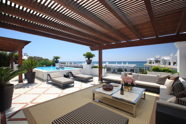 House in Estepona - view 1
