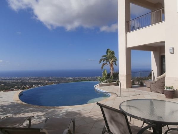 Villa in Tala - view 1