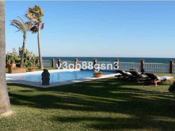 House in Guadalmina - view 1
