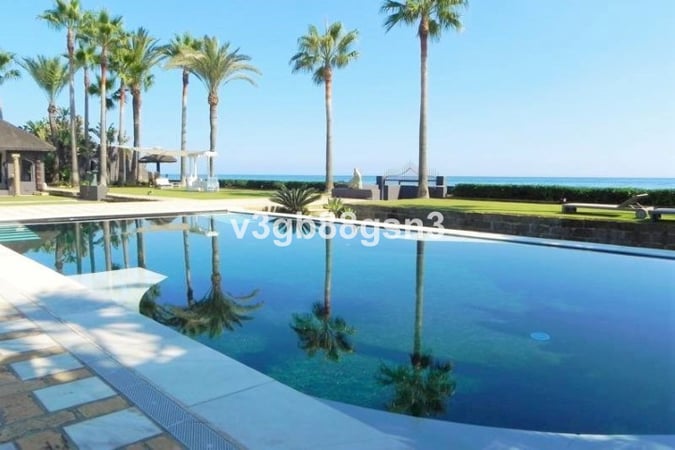 Villa in Marbella - view 1