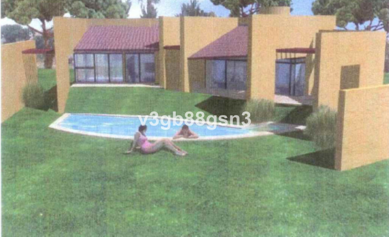 House in Marbella Del Este - Image 2