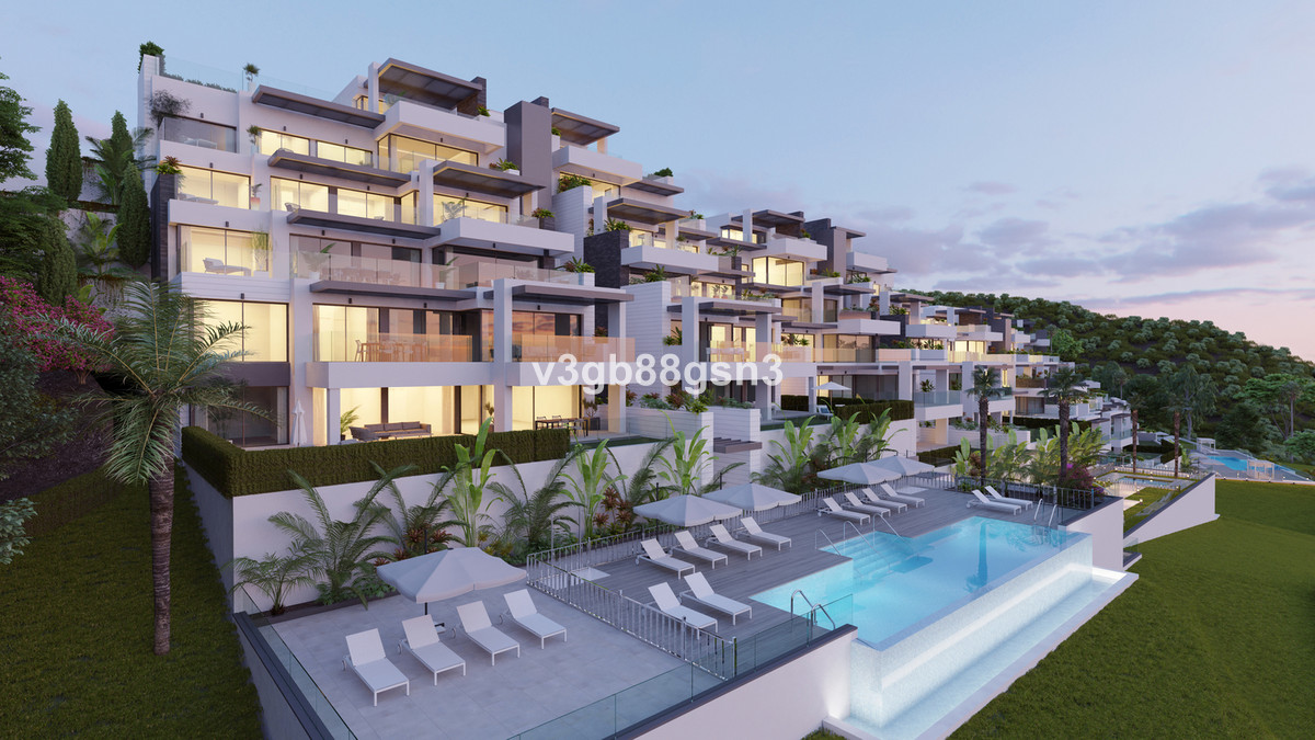 Apartment in Benahavis - Image 2