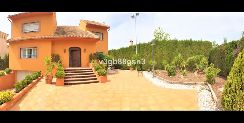 Villa in Jaen - view 1