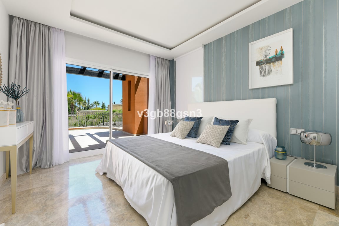 House in Marbella - Image 3