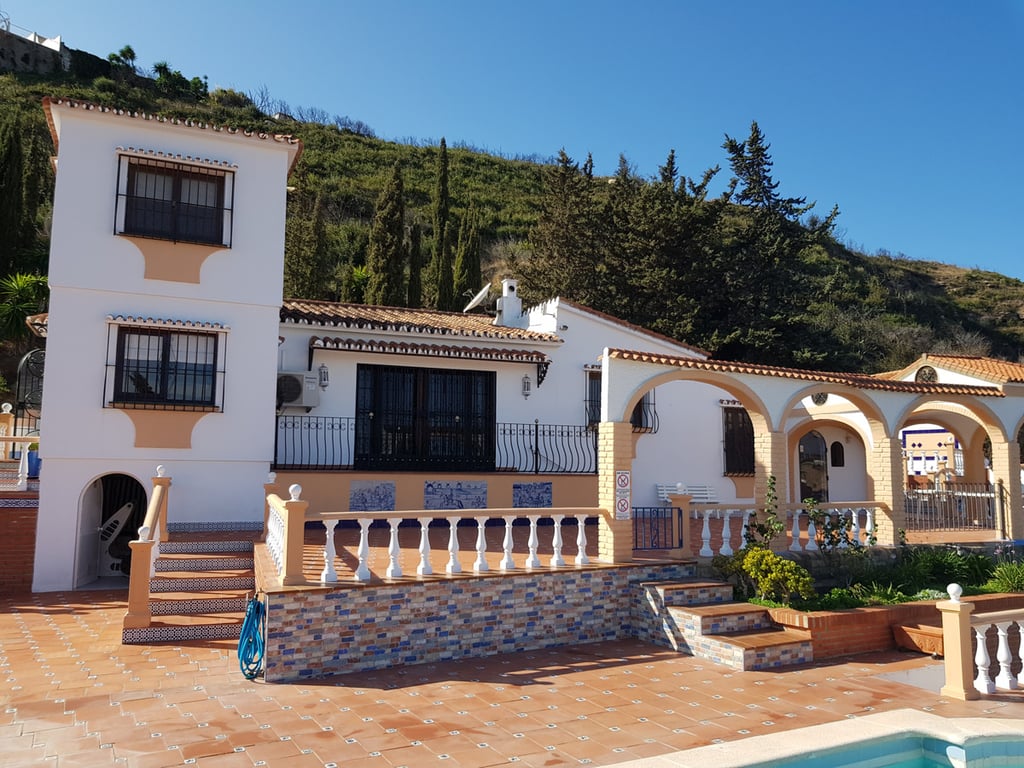 House in La Duquesa - Image 3