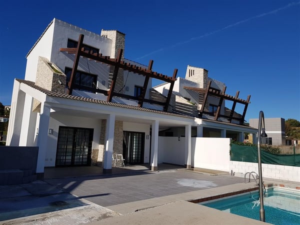 House in Estepona - view 1