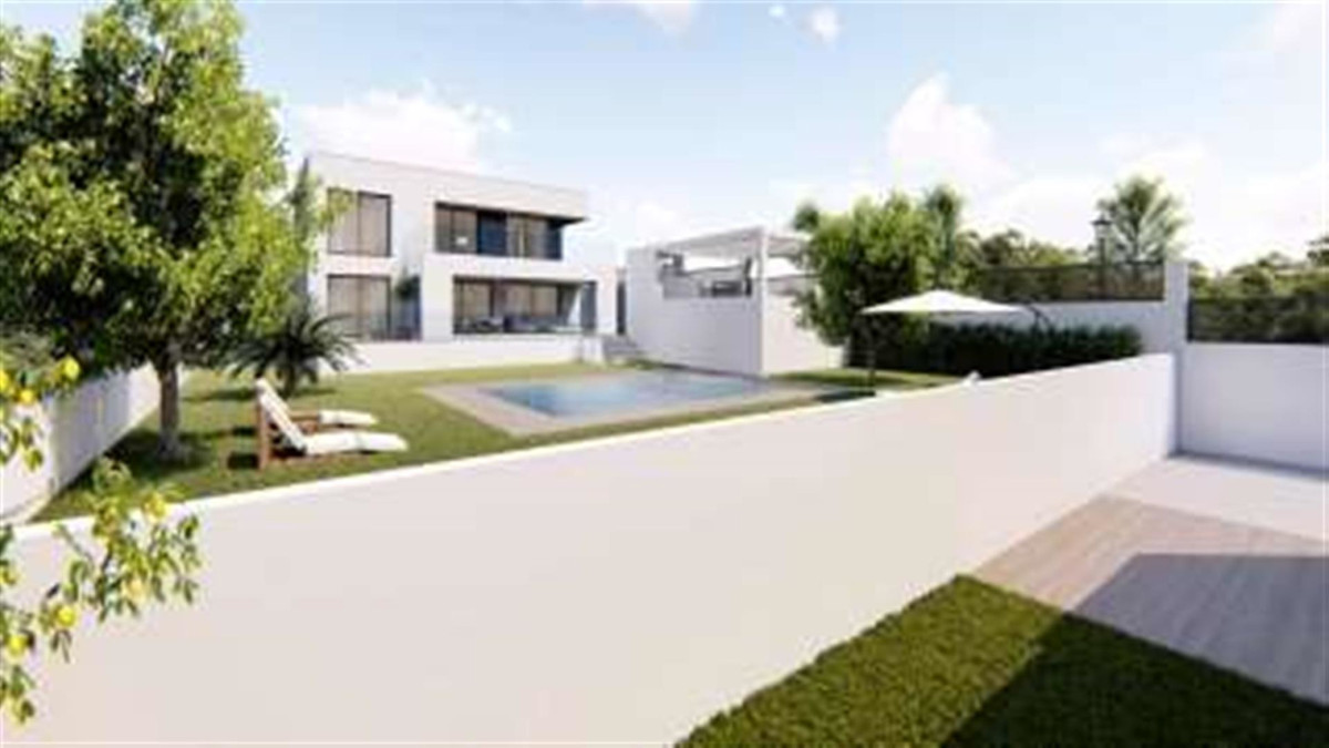 House in La Duquesa - Image 3