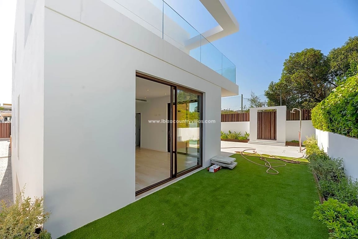 Villa in Santa Gertrudis de Fruitera - Image 2