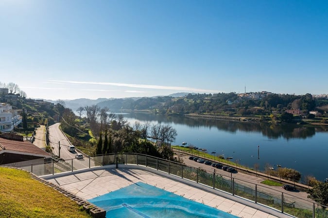 House in Areinho - view 1