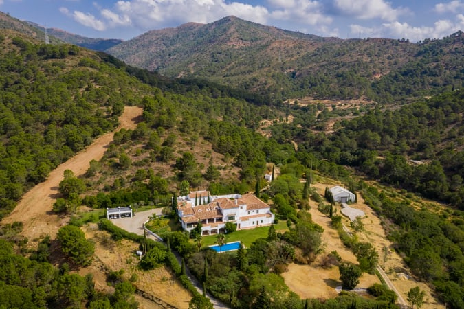 Villa in Atalaya Isdabe - view 1