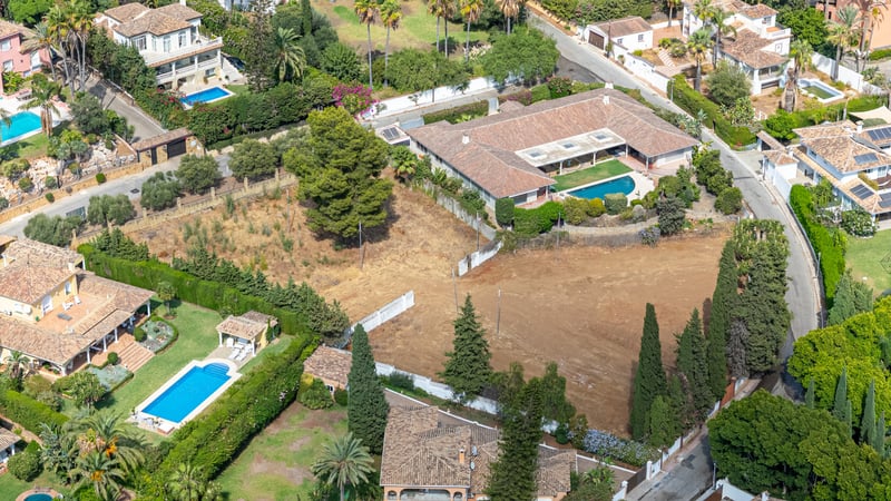 Land in Marbella - view 1