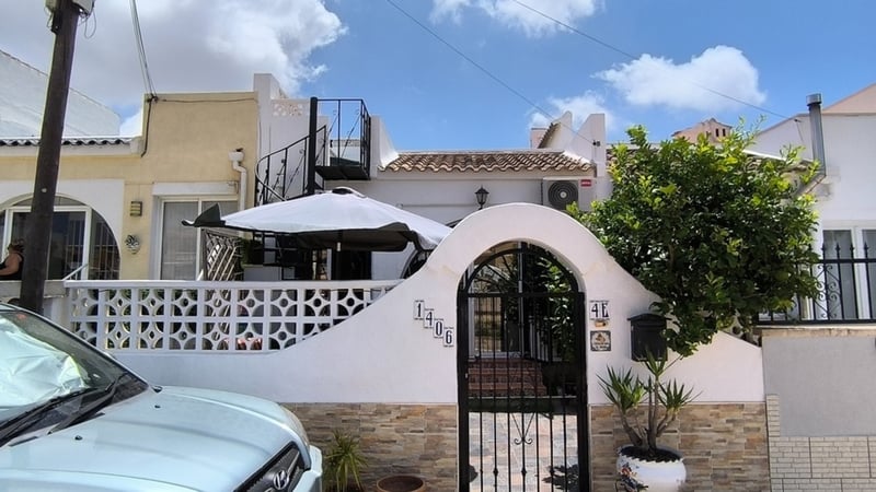 House in Alicante - view 1