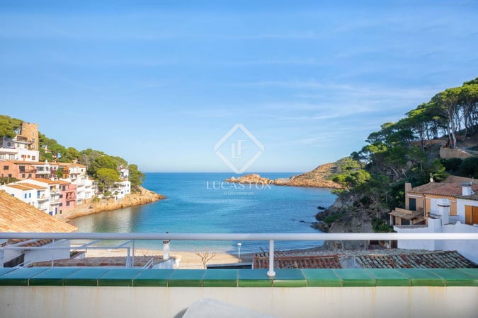 House in Girona - view 1