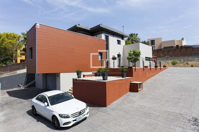 House in Barcelona - view 1