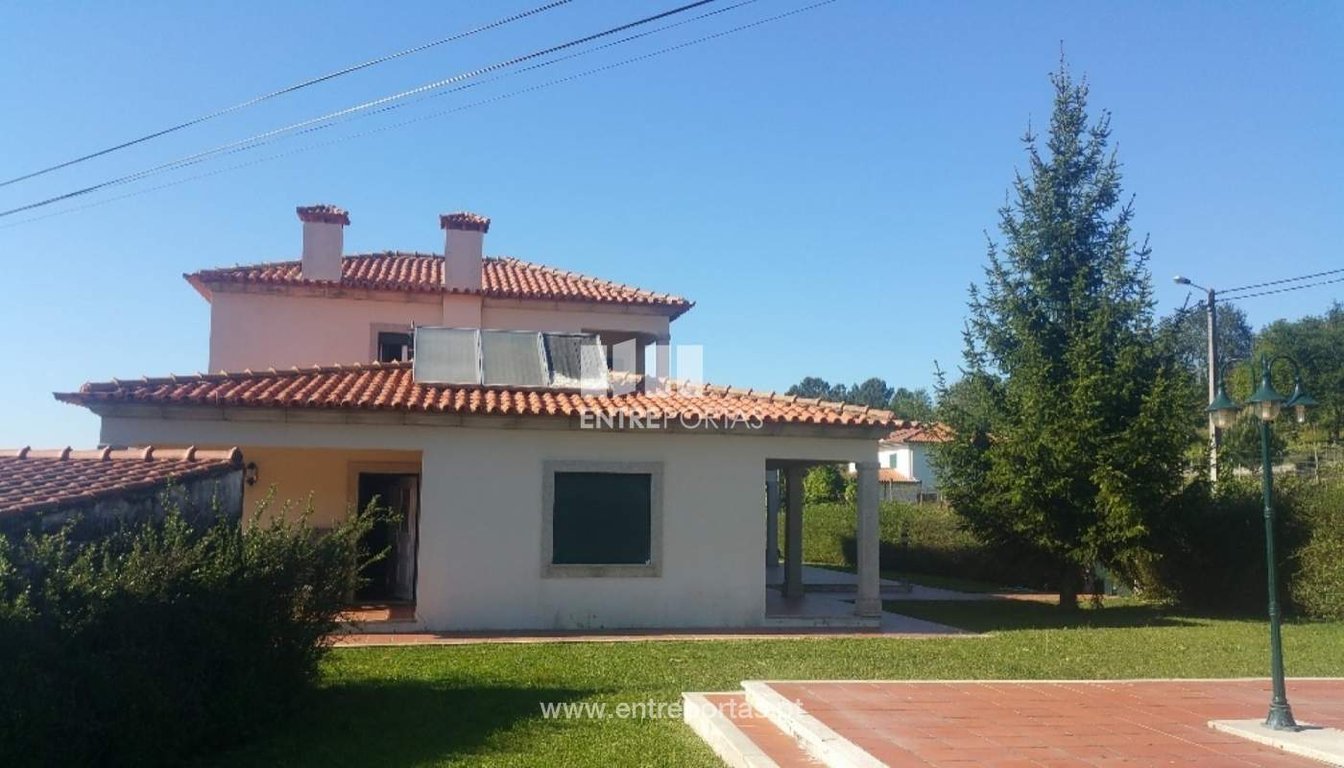 House in Deao - Image 2