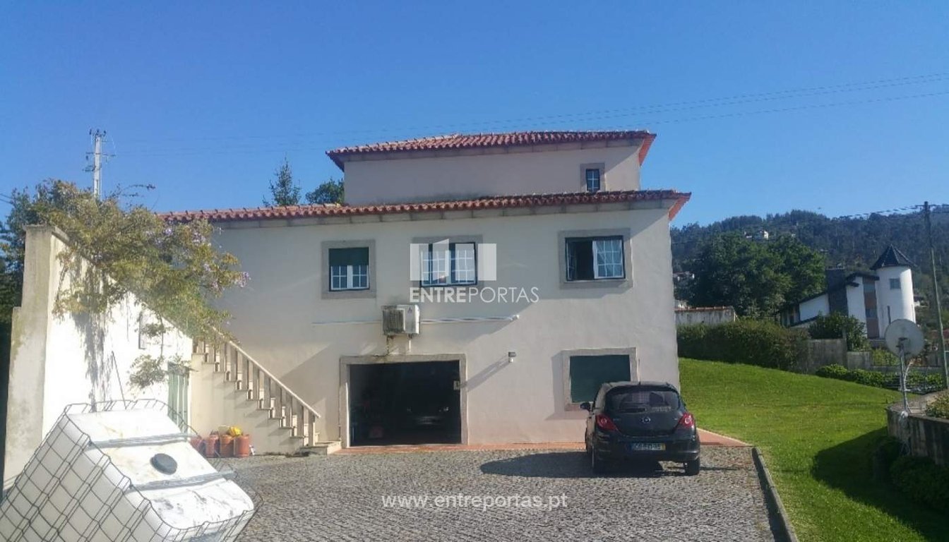 House in Deao - Image 3