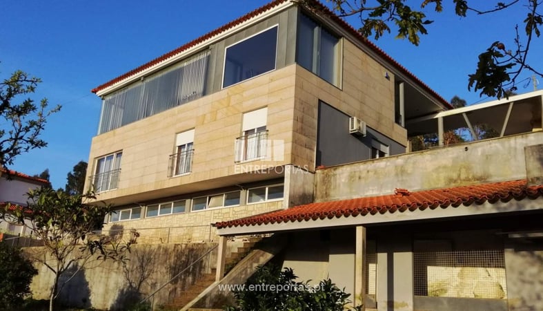 House in Viana do Castelo - view 1