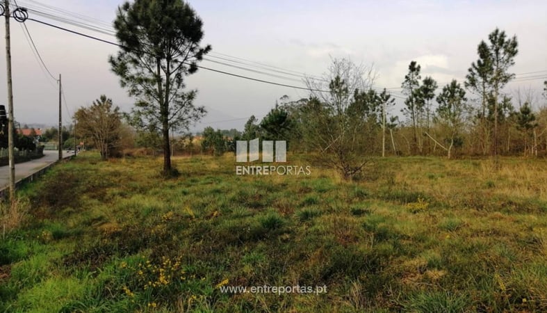 House in Deao - view 1