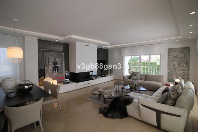 Villa in Malaga - view 1