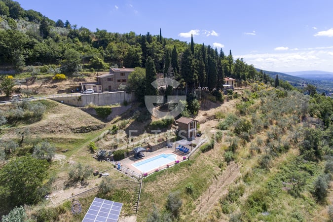 House in Loro Ciuffenna - view 1