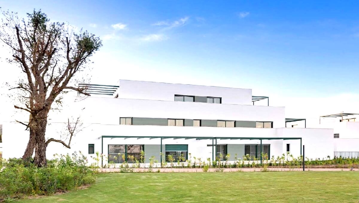 Apartment in Sotogrande - Image 2