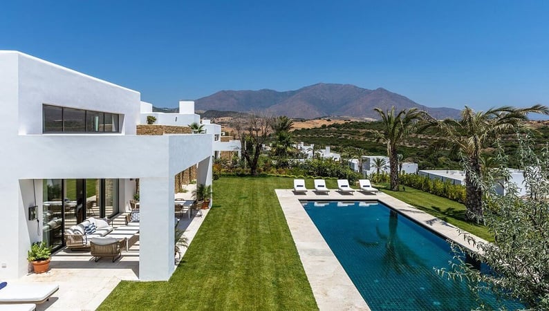 Villa in Casares de Arbas - view 1