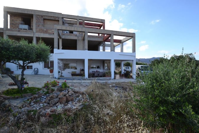 House in Agios Nikolaos - view 1