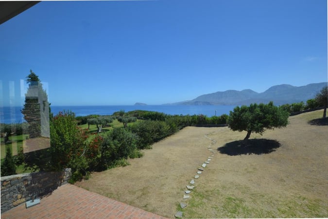 House in Agios Nikolaos - view 1