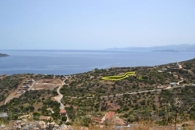 House in Agios Nikolaos - view 1