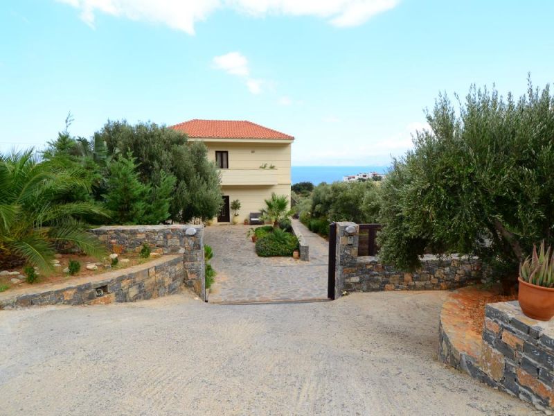 House in Agios Nikolaos - Image 2