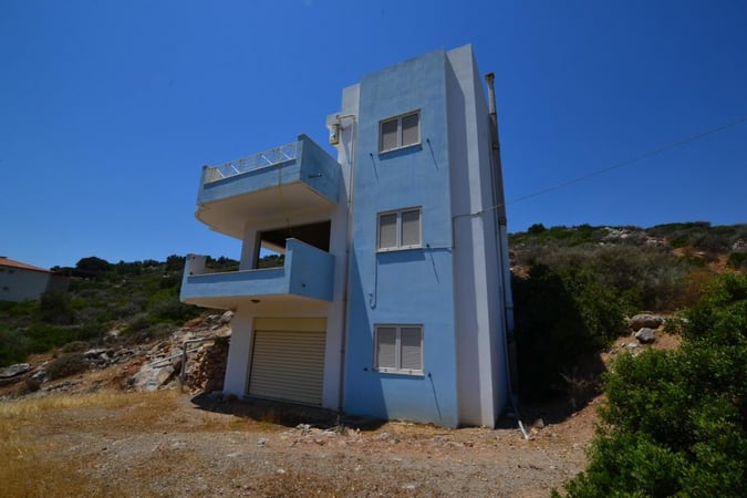 House in Agios Nikolaos - view 1