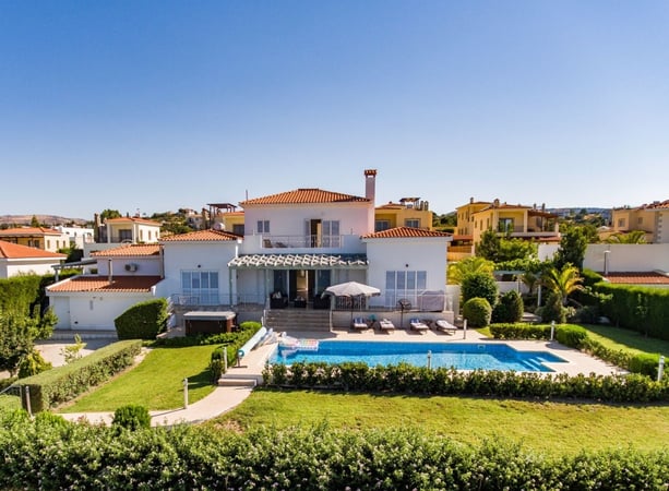 Villa in Paphos Municipality - view 1