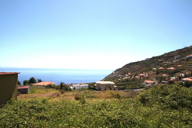 Land in Estreito da Calheta - view 1