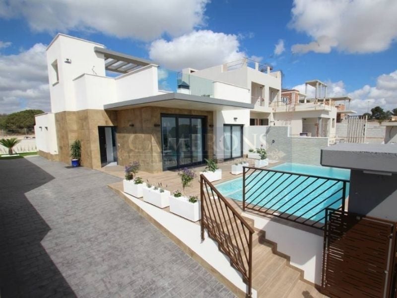 Villa in Alicante - Image 3