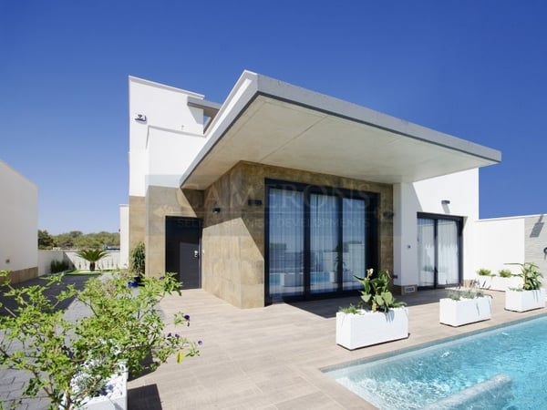 Villa in Alicante - view 1