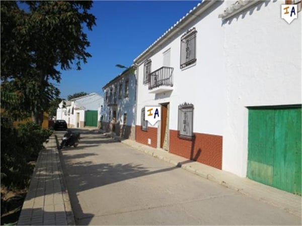 House in Villanueva de Algaidas - view 1