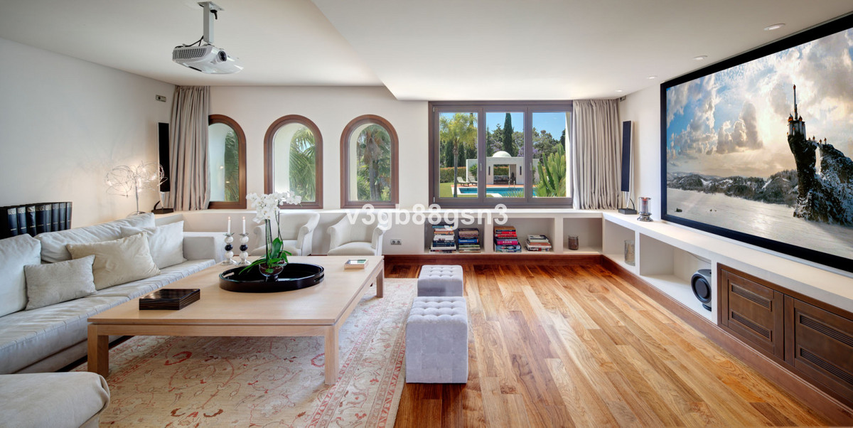 House in Nueva Andalucia - Image 2