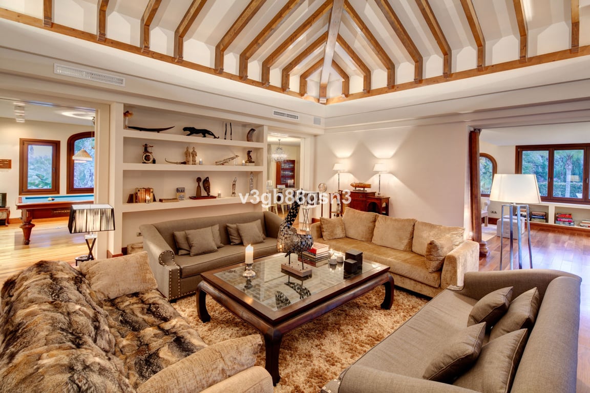 House in Nueva Andalucia - Image 3