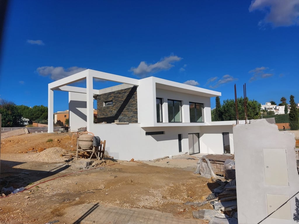 House in Lagoa - Image 3