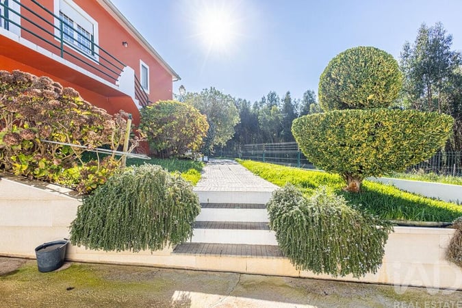 House in Alcobertas - view 1