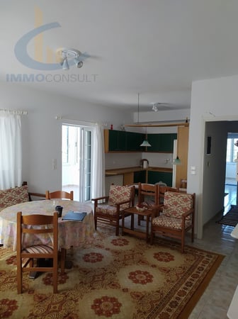 Apartment in Seta - view 1