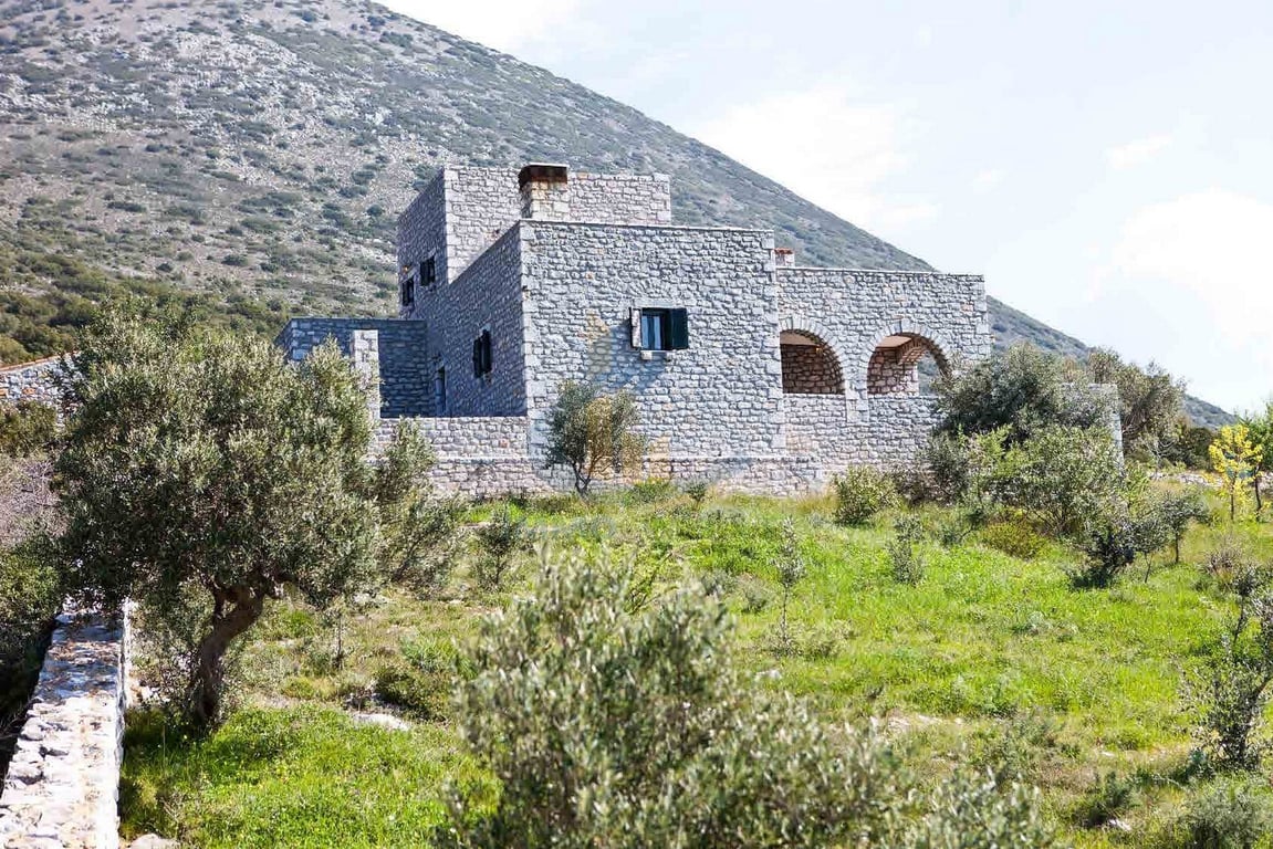 House in Oitylo - Image 3