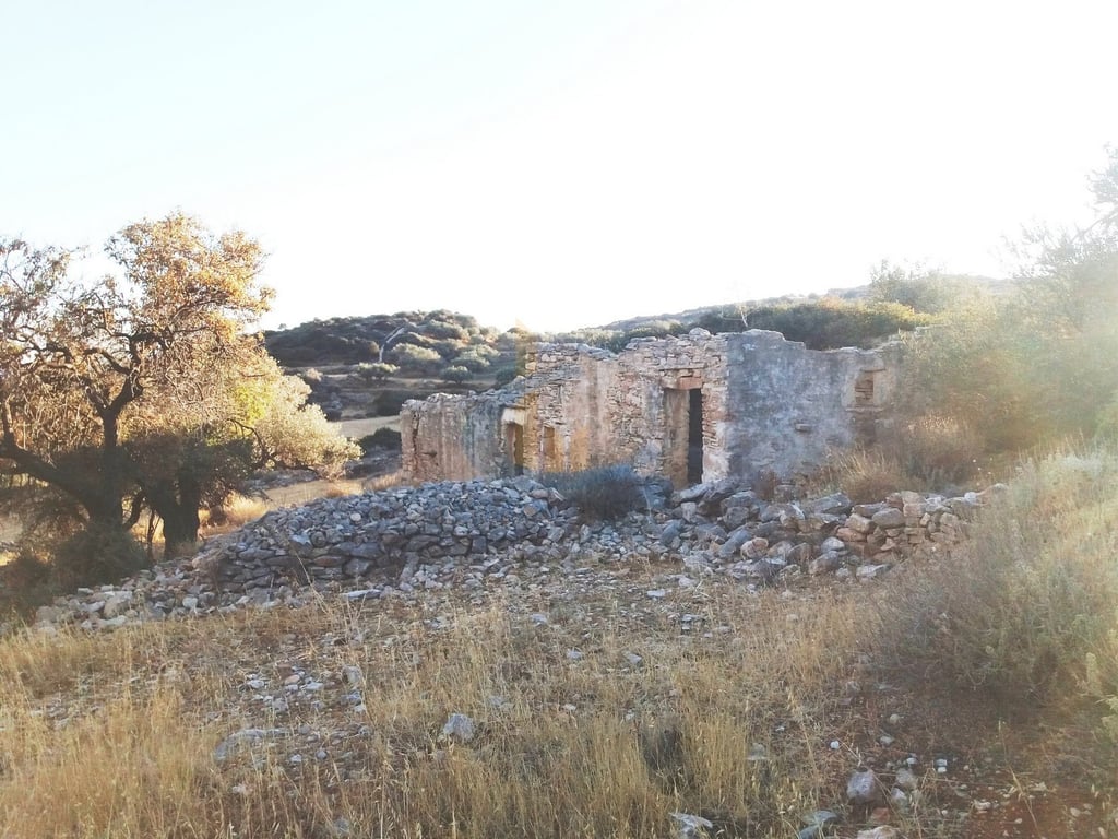 Land in Perifereiaki Enotita Parou - Image 3