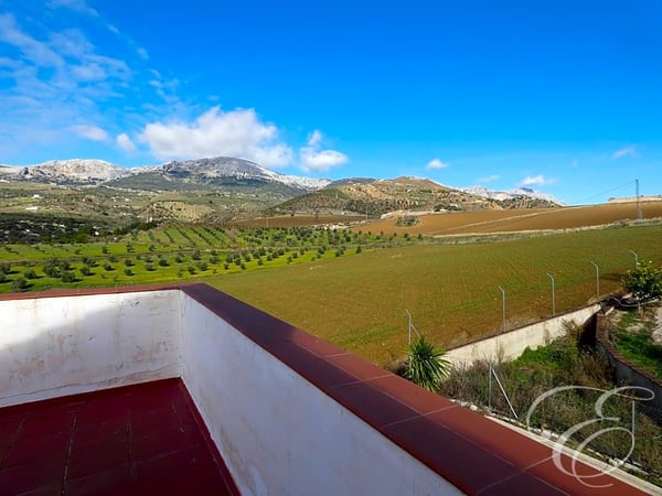 House in Colmenar - view 1