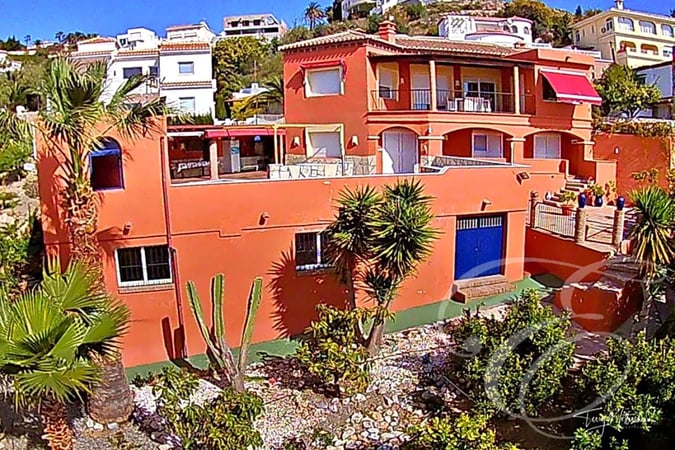 Villa in Granada - view 1